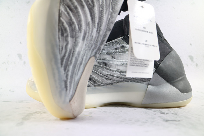 a*d*i*s yzy qntm (lifestyle model) q46473