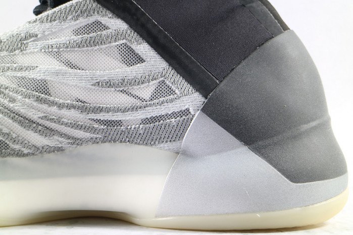 a*d*i*s yzy qntm (lifestyle model) q46473