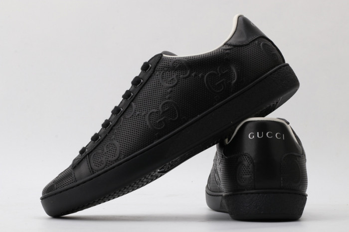 G*u*i ace embroidered low-top sneaker 431942a38g09065
