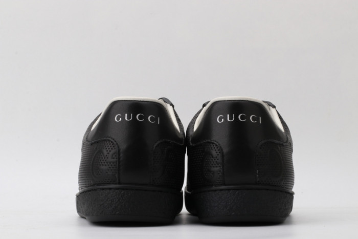 G*u*i ace embroidered low-top sneaker 431942a38g09065