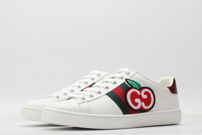 G*u*i ace embroidered low-top sneaker 611377d0pe09064