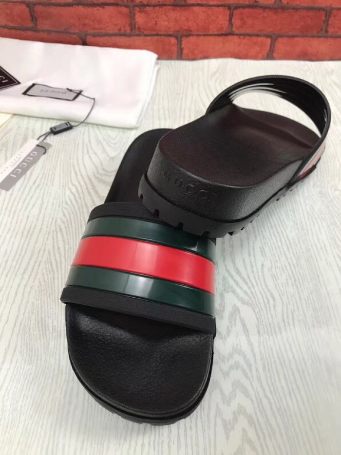 G*u*i slippers