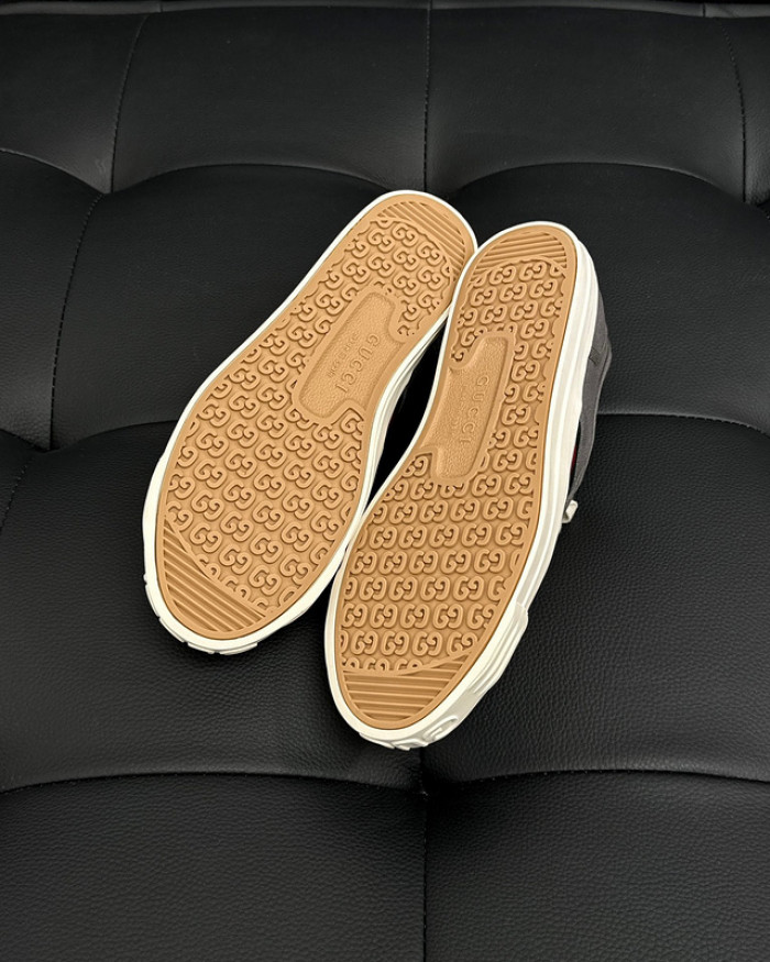 G*u*i low-top sneaker gu0613-024