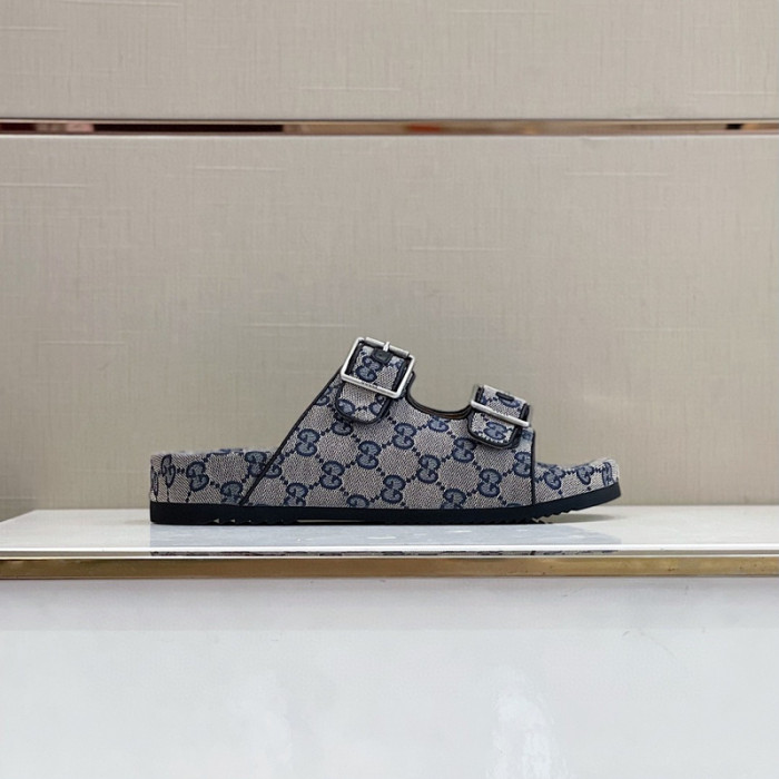 G*u*i slippers