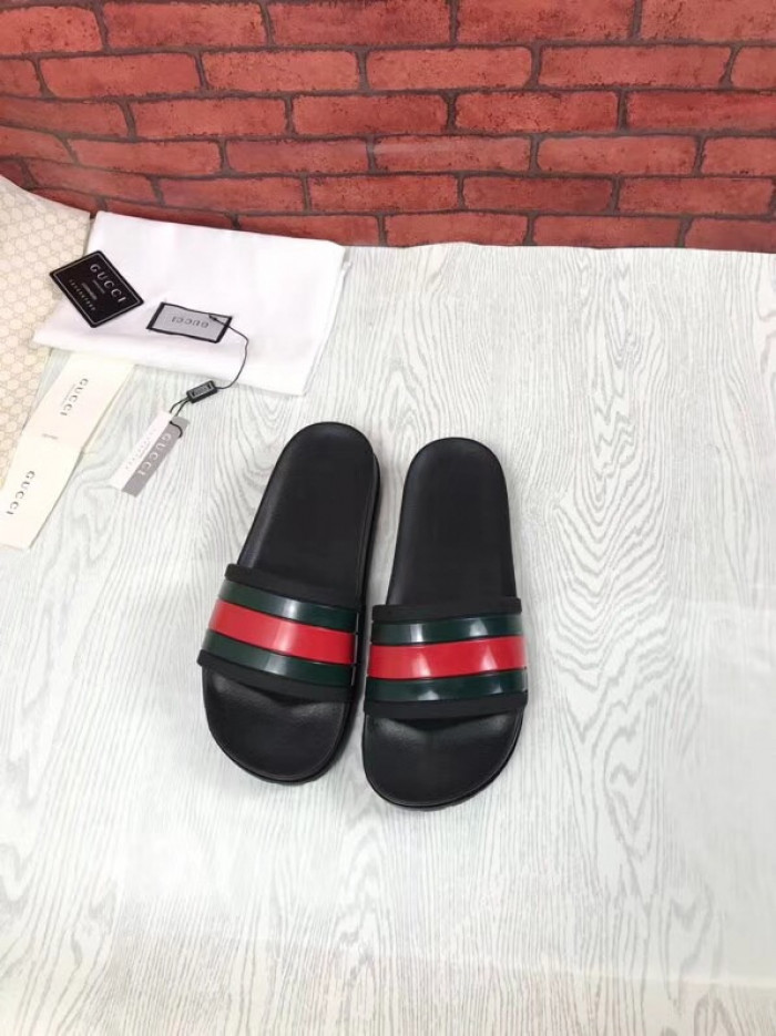 G*u*i slippers