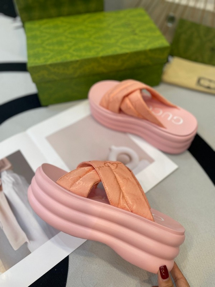 G*u*i slippers gu568-026