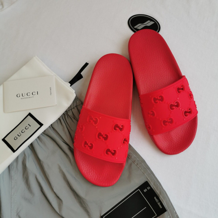 G*u*i slippers