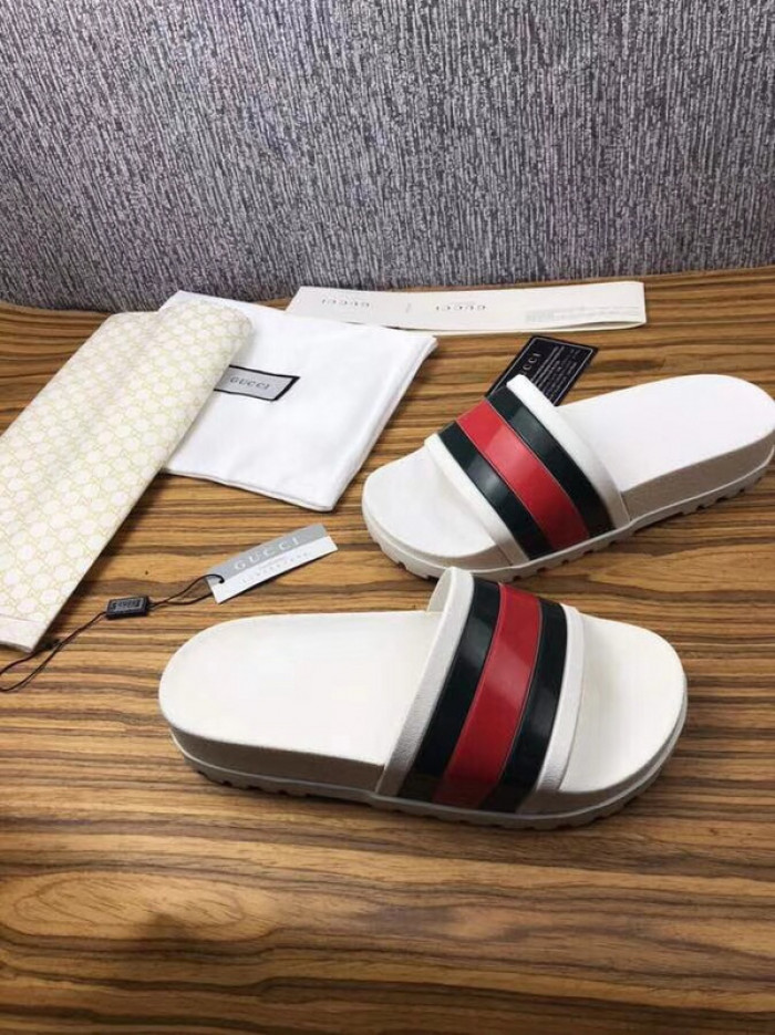 G*u*i slippers