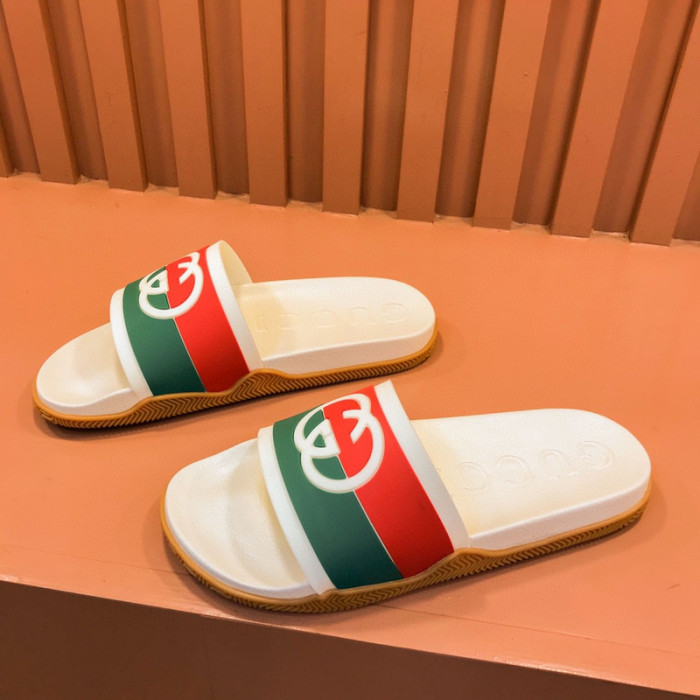 G*u*i slippers