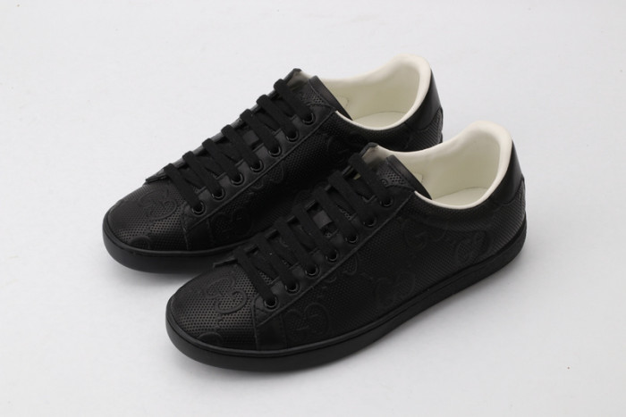 G*u*i ace embroidered low-top sneaker 431942a38g09065