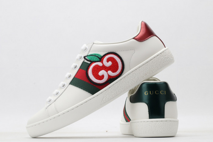 G*u*i ace embroidered low-top sneaker 611377d0pe09064